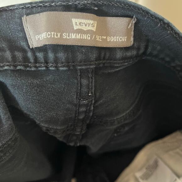 Levi's 512 Perfectly Slimming Bootcut Denim Jeans Black 12 M - Picture 3 of 13